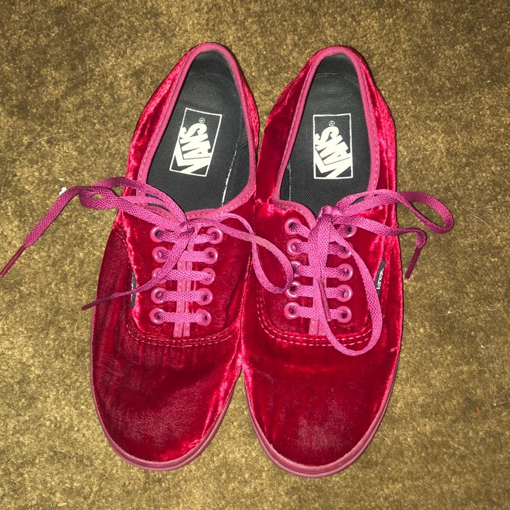 Women’s 8 red velvet vans!